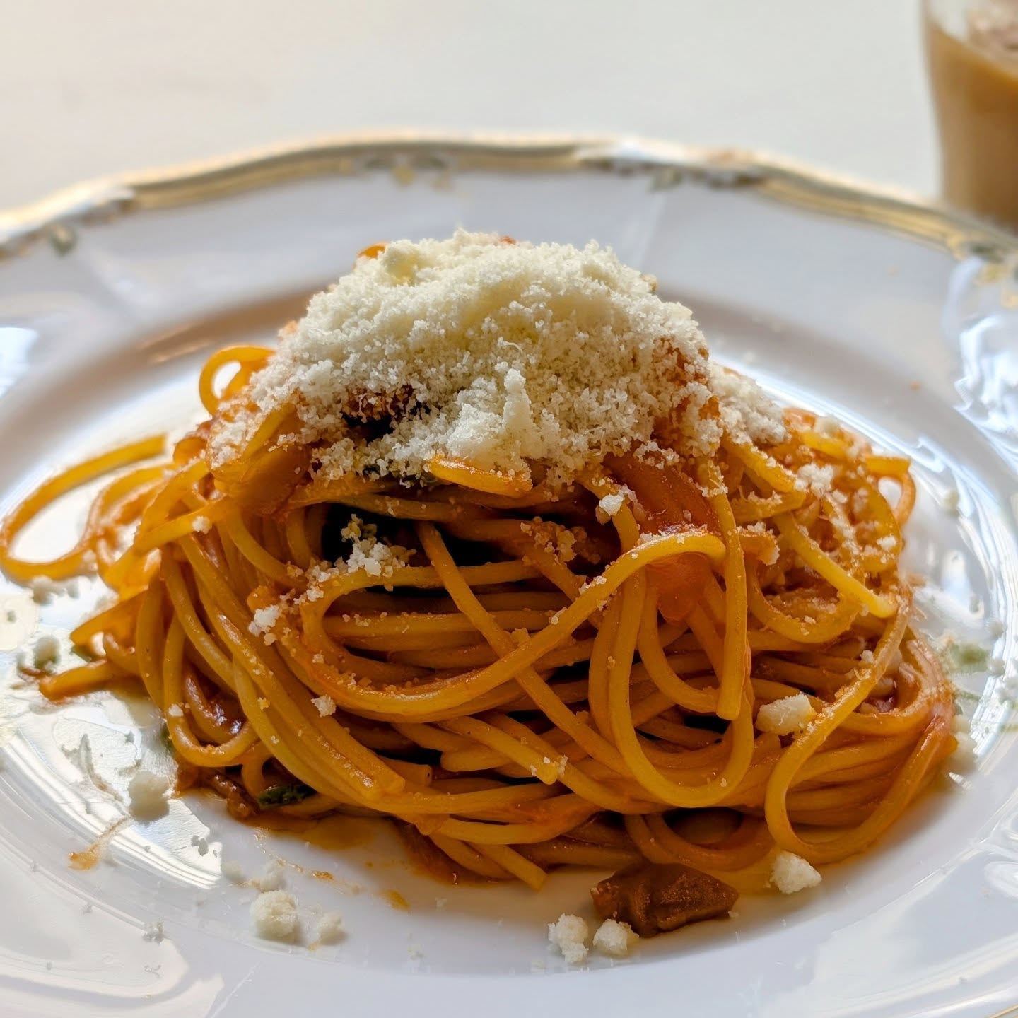 ランチメニューが人気のゆったりくつろげる喫茶店