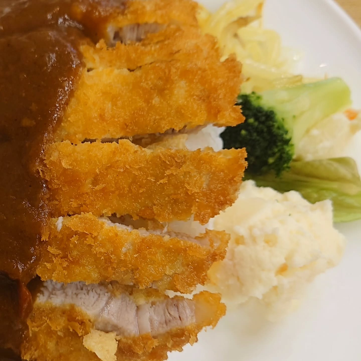 レストラン宝亭