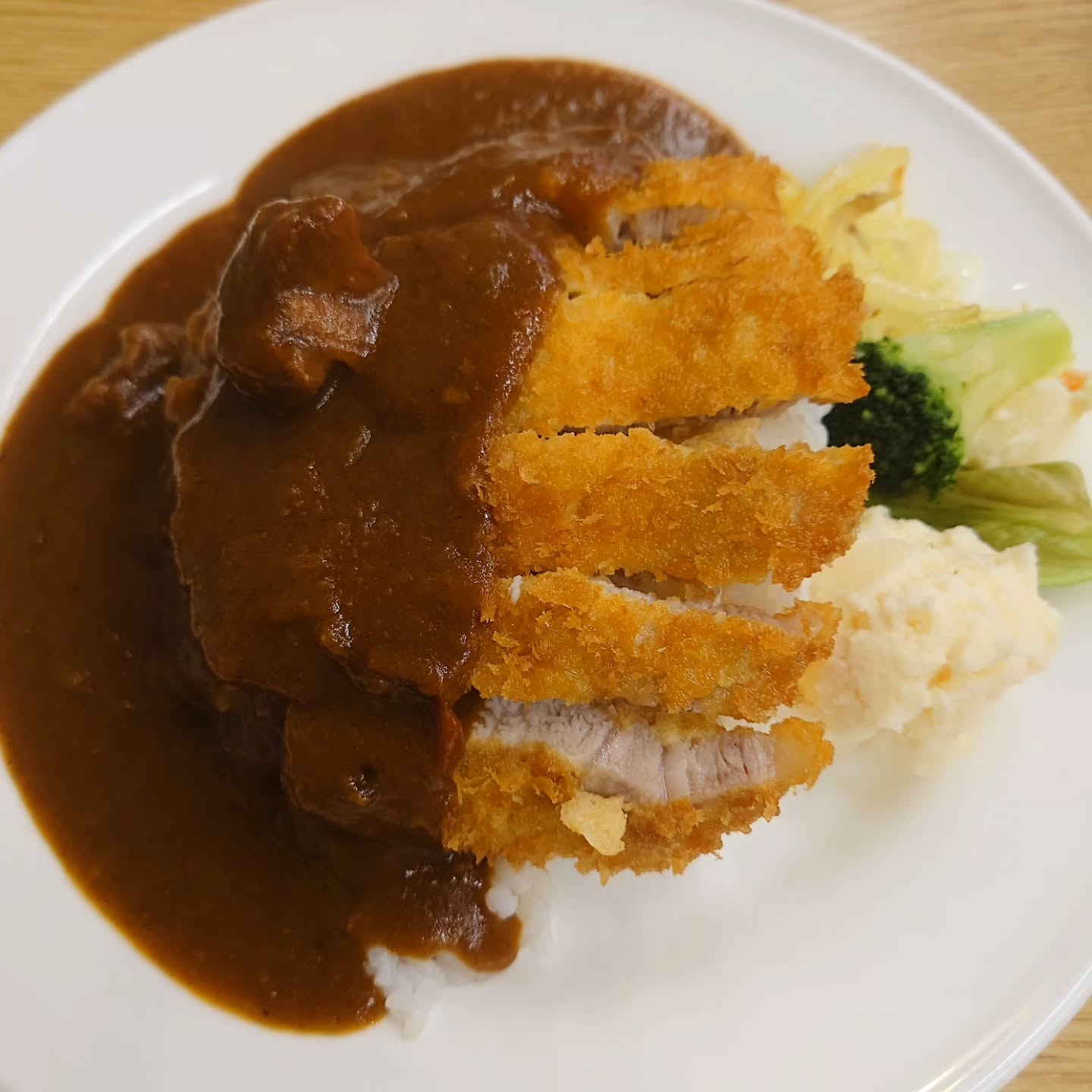 レストラン宝亭