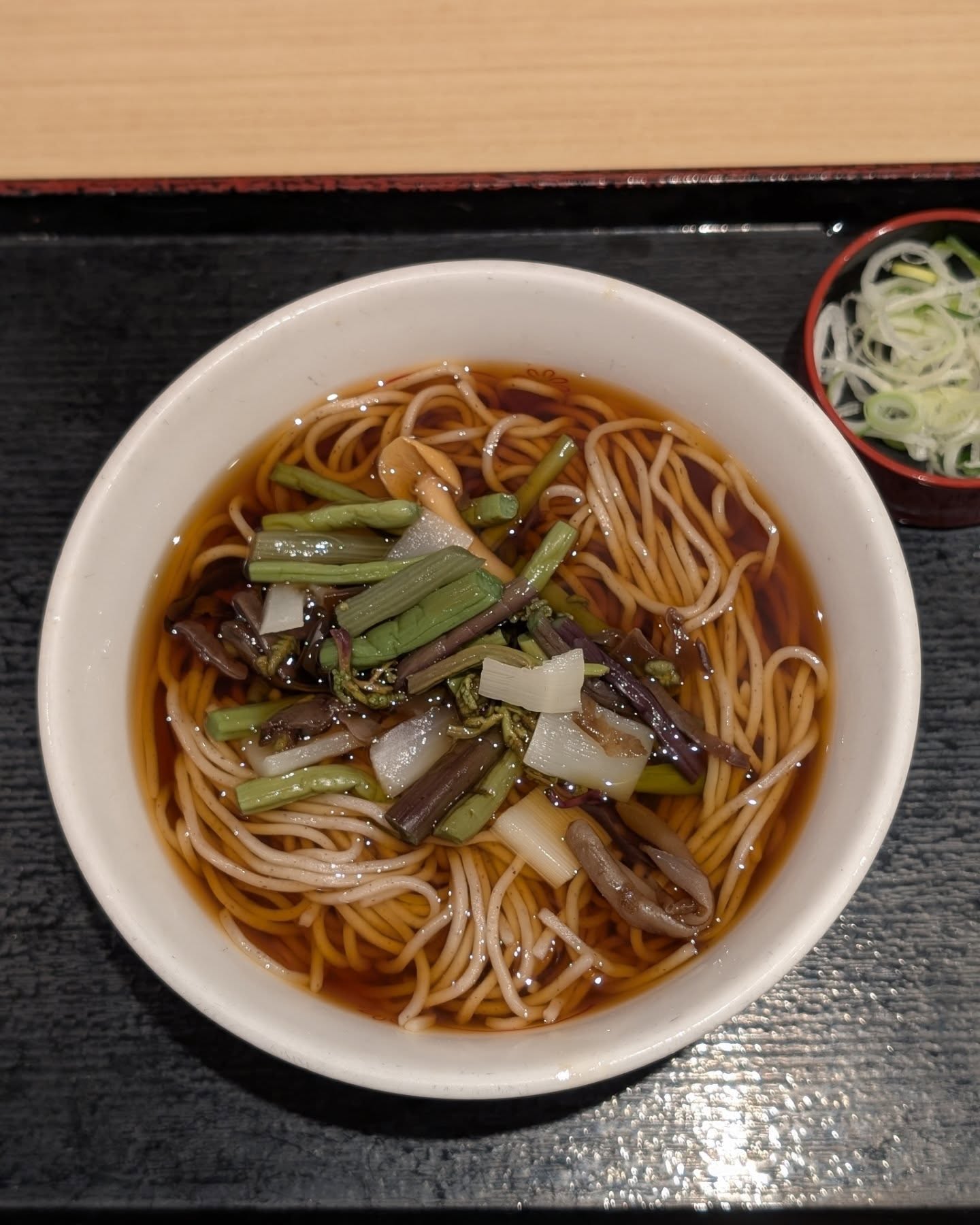 コスパ抜群の茹でたて生蕎麦！