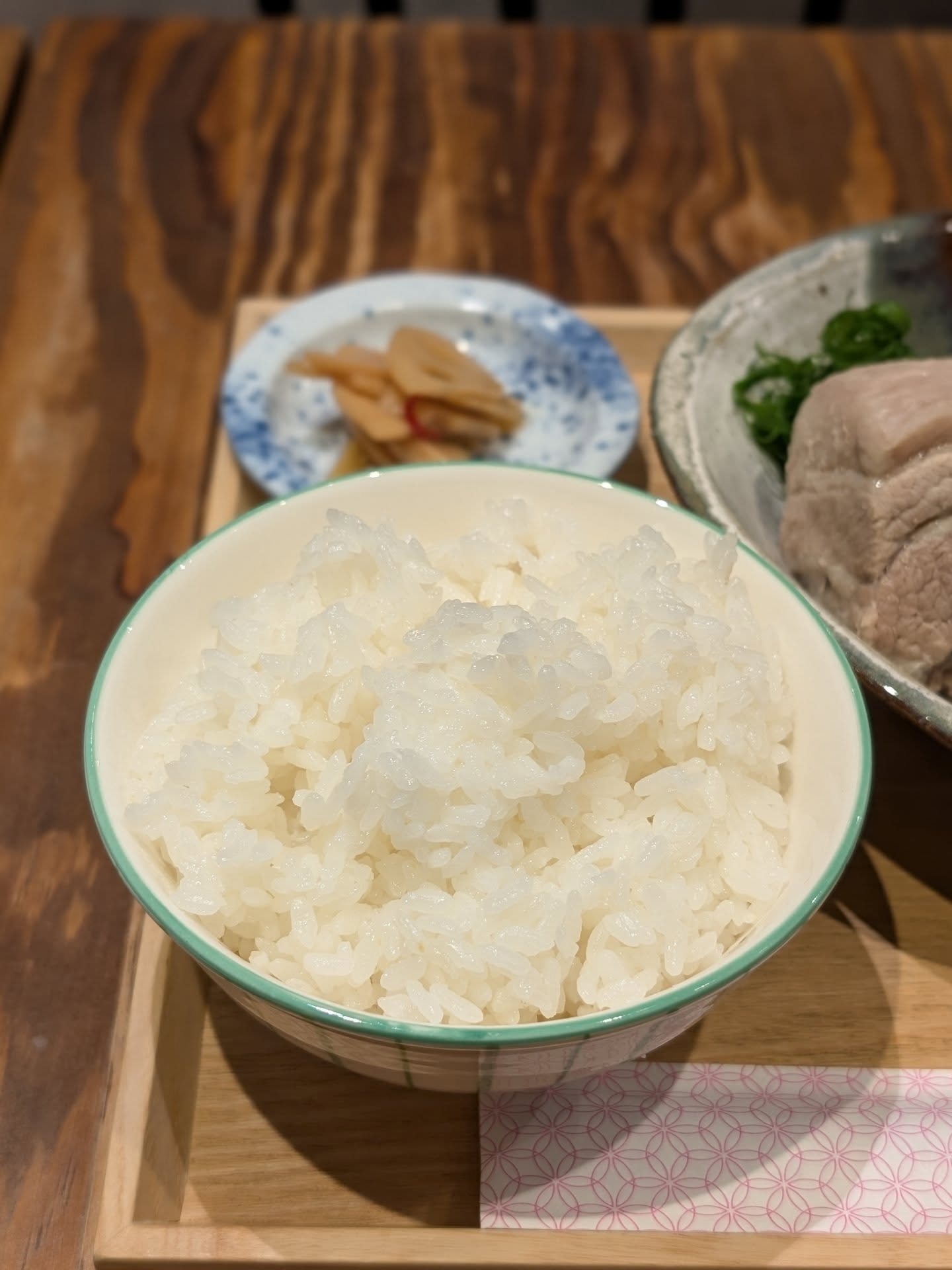 1日20食限定の絶品塩角煮！