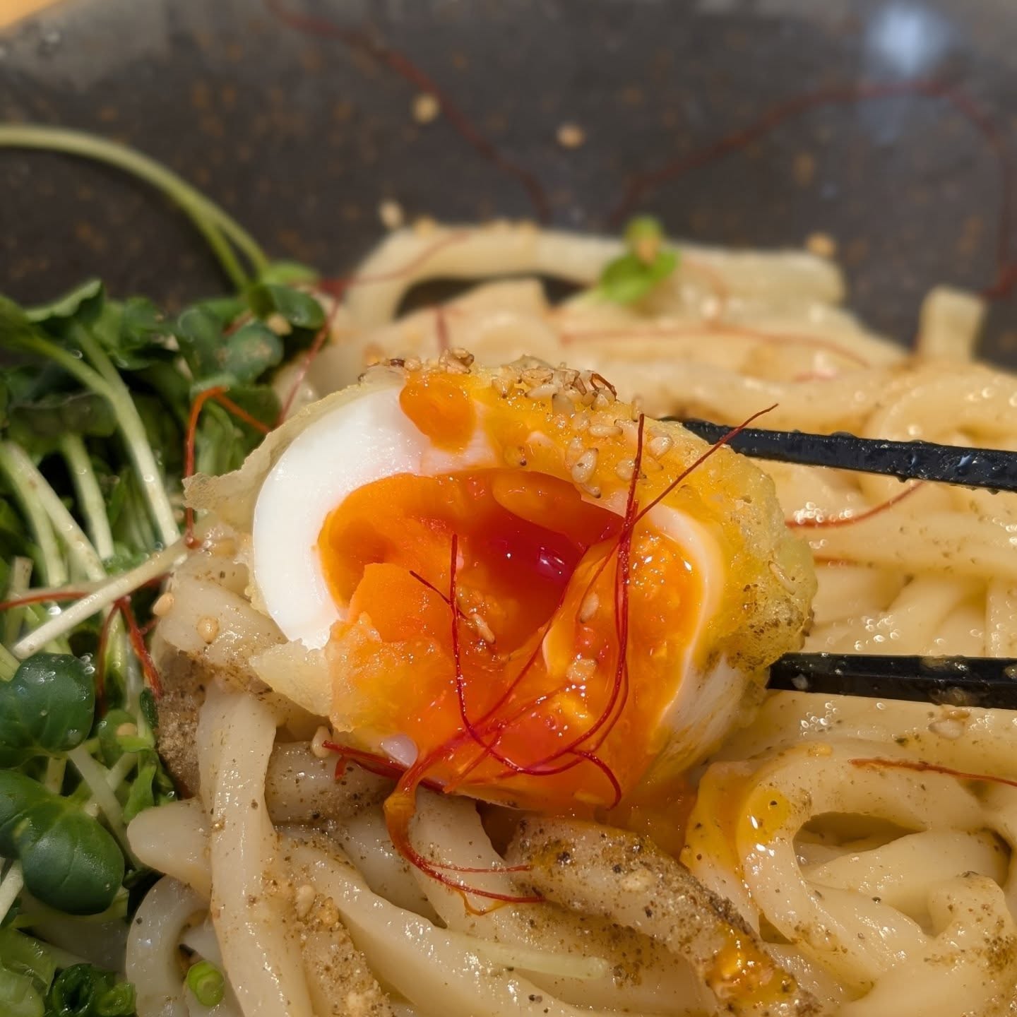 本場讃岐麺の油そば風うどん！