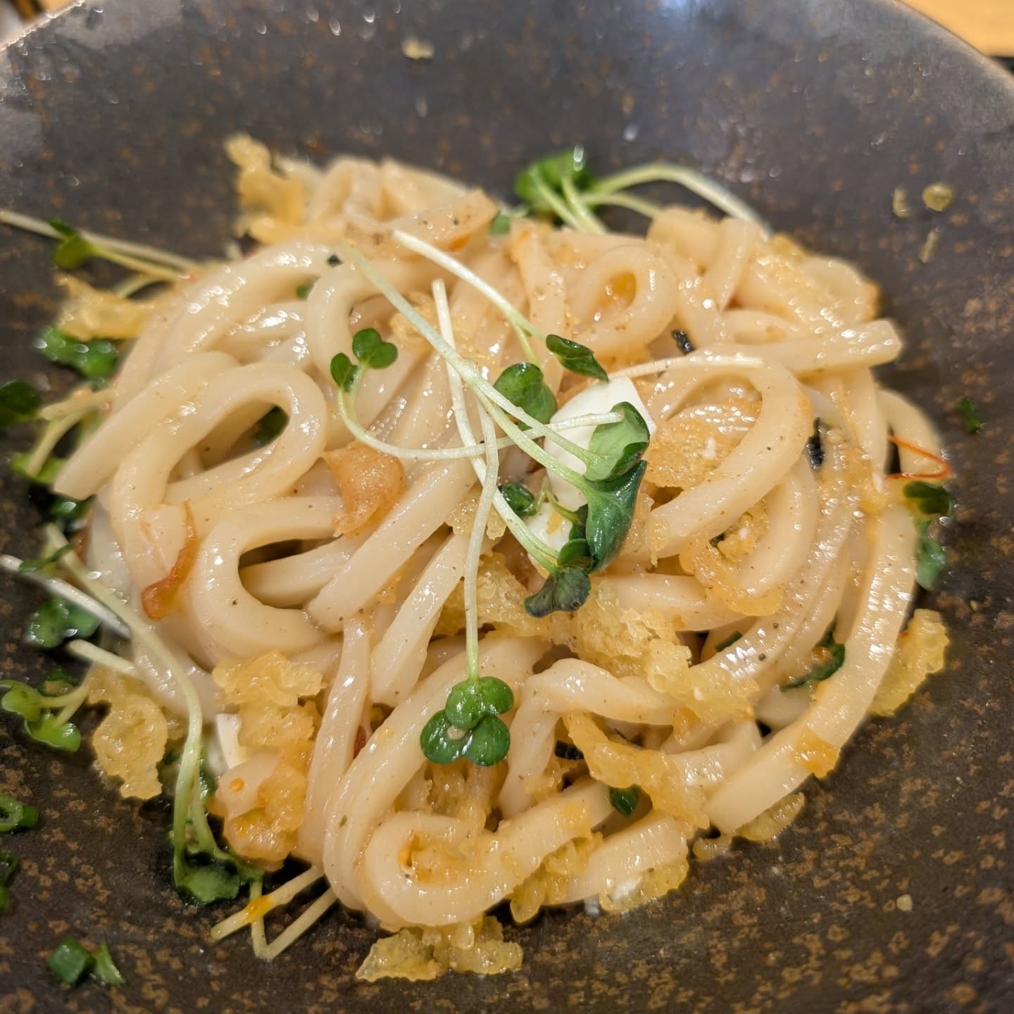 本場讃岐麺の油そば風うどん！