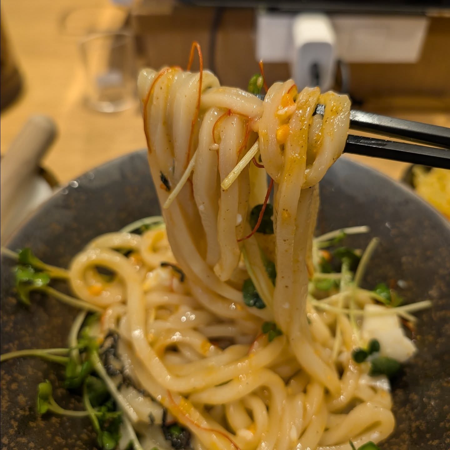 本場讃岐麺の油そば風うどん！