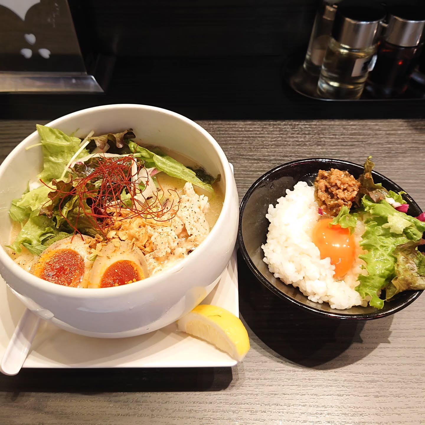 鶏白湯らーめん 自由が丘蔭山 新宿東宝ビル店