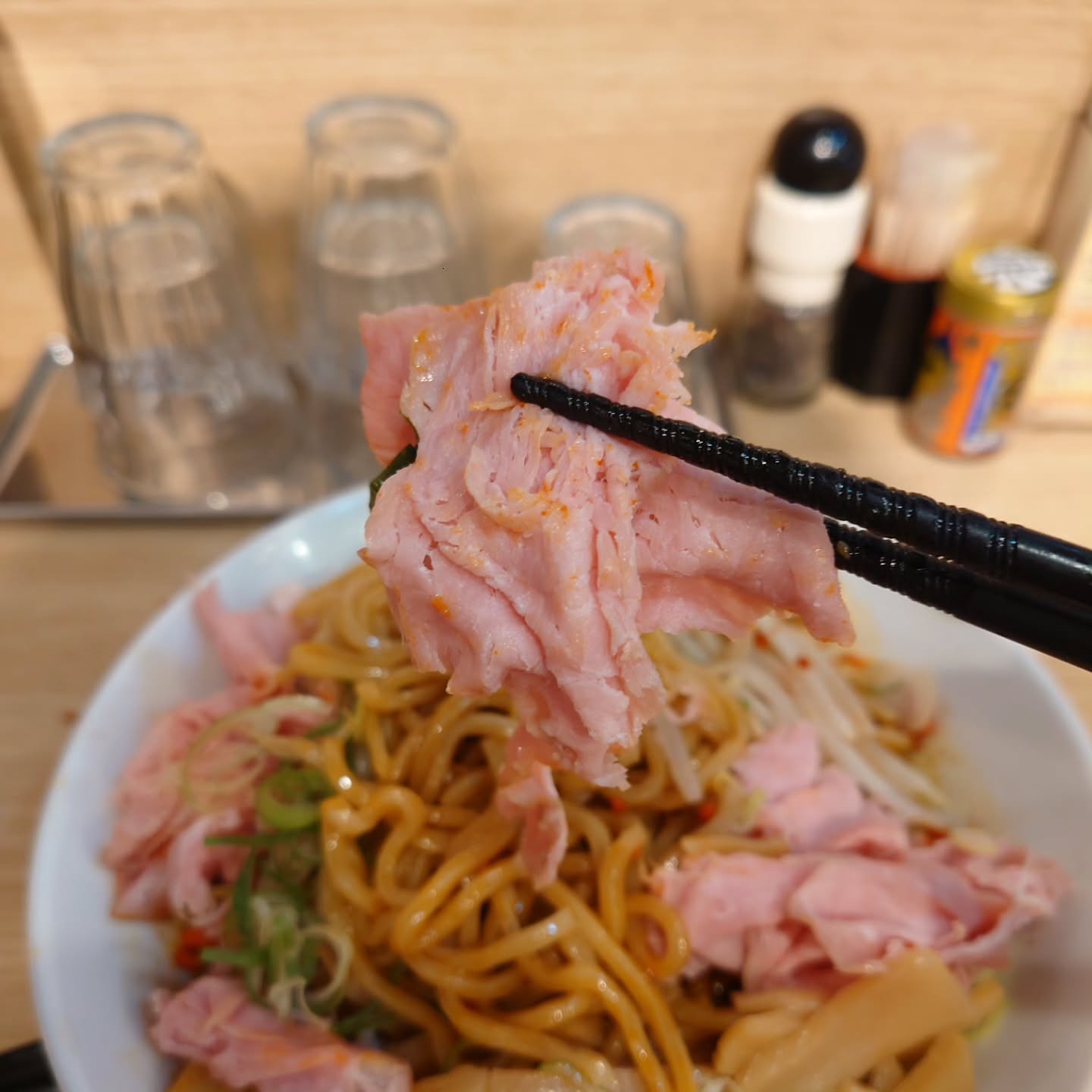 数々の賞を受賞した人気ラーメン店