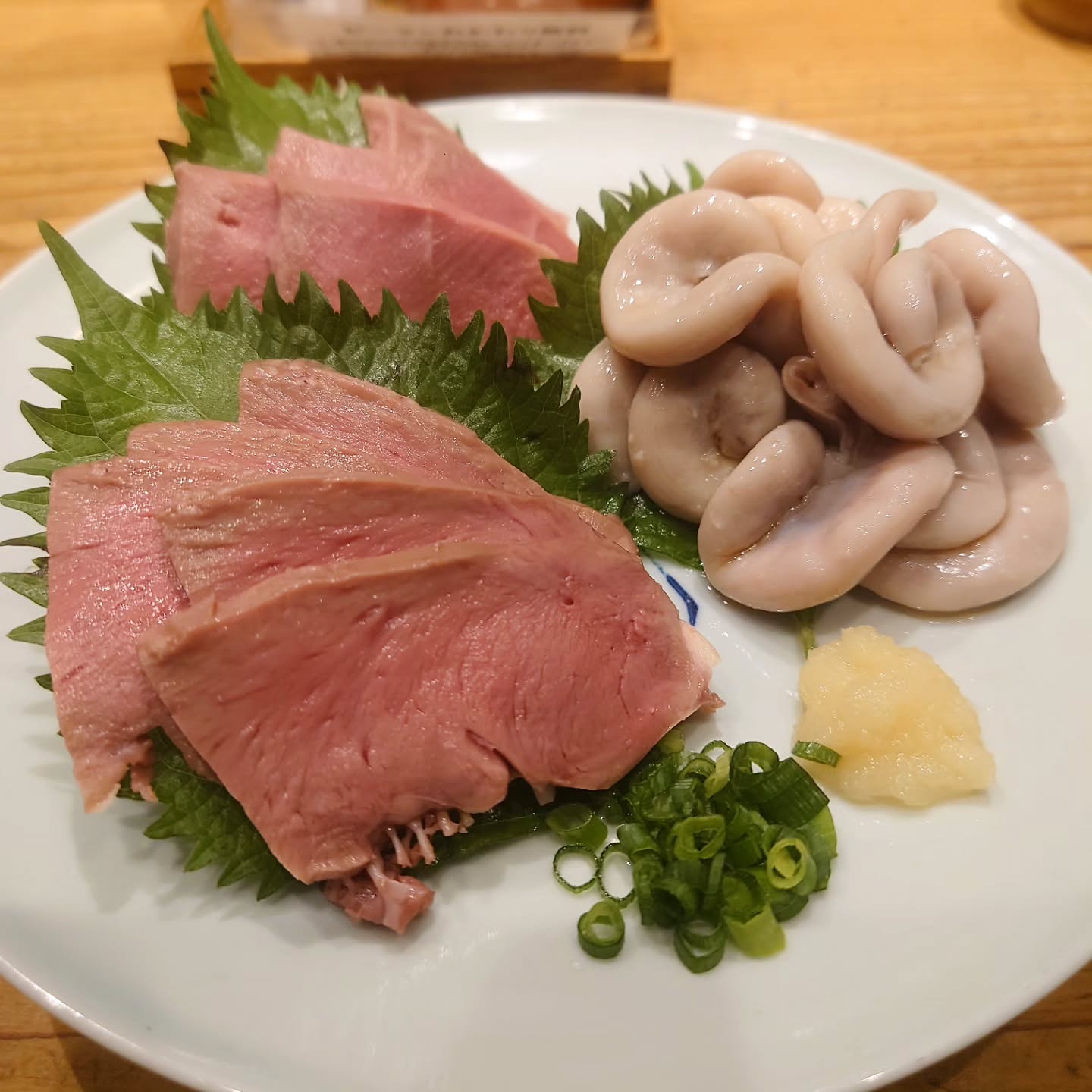 坐もつ焼きいしん新宿大ガード店
