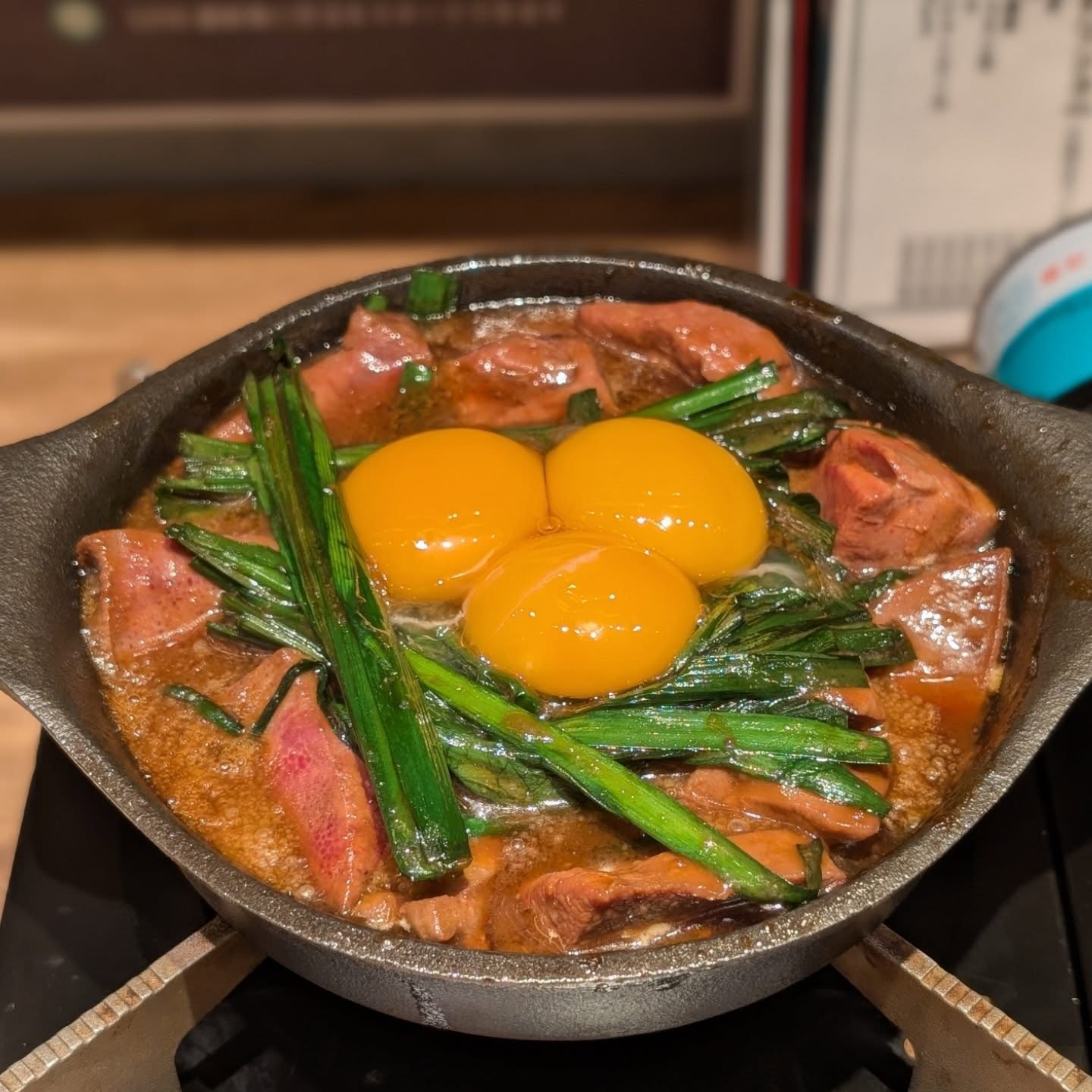 芝浦から直送の新鮮なレバーがコスパ良く食べられる居酒屋！
