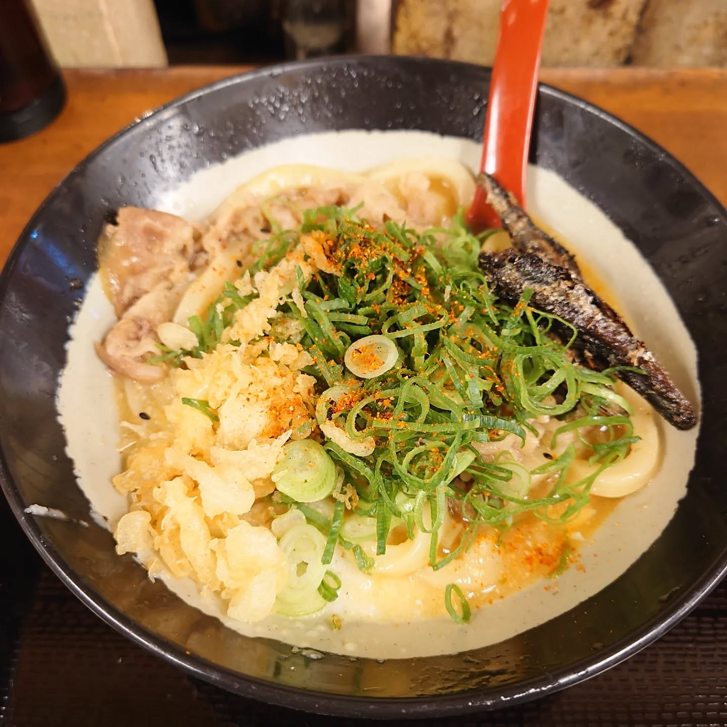 吉祥寺で人気の立ち食い讃岐うどん店