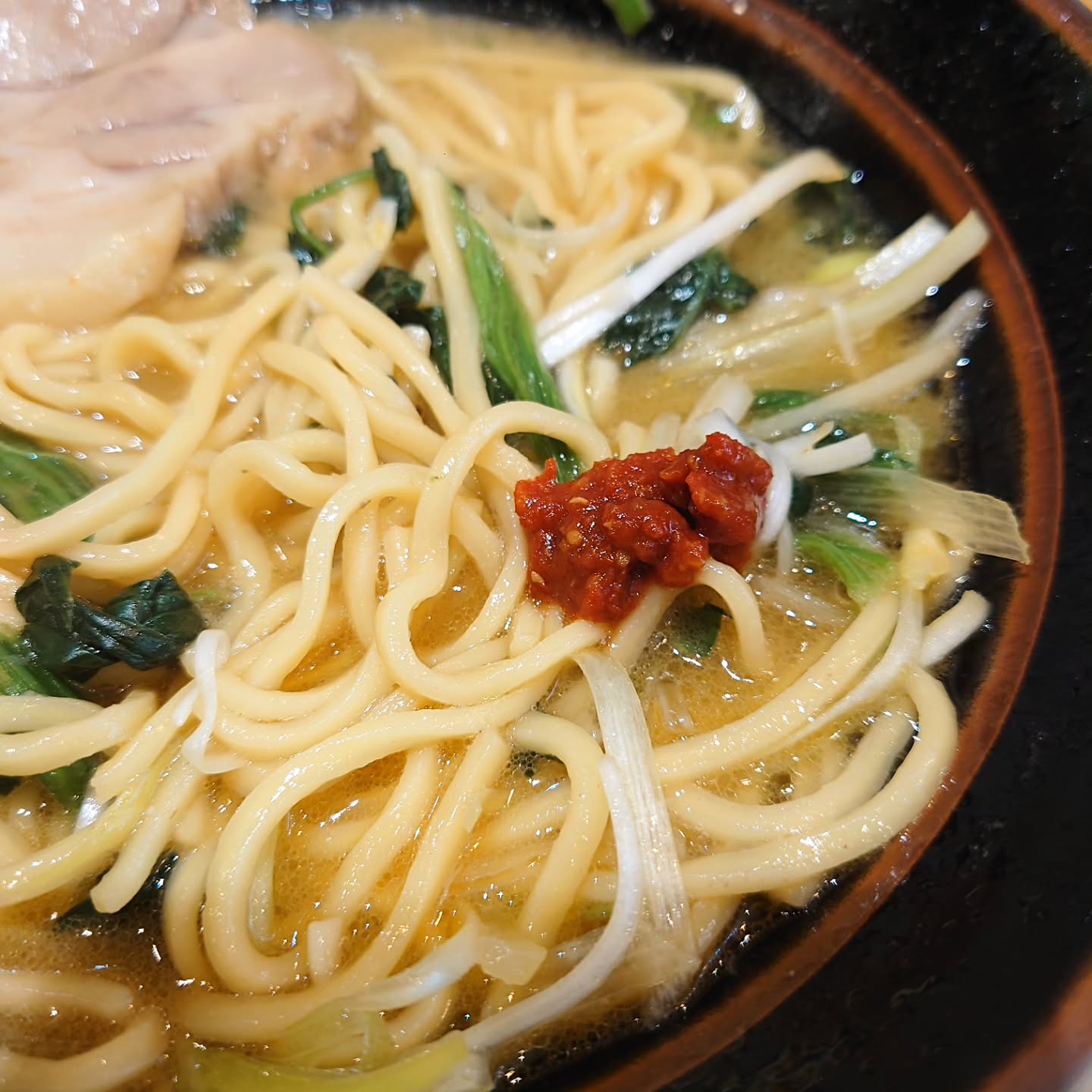 昼は家系ラーメン 夜は居酒屋の店