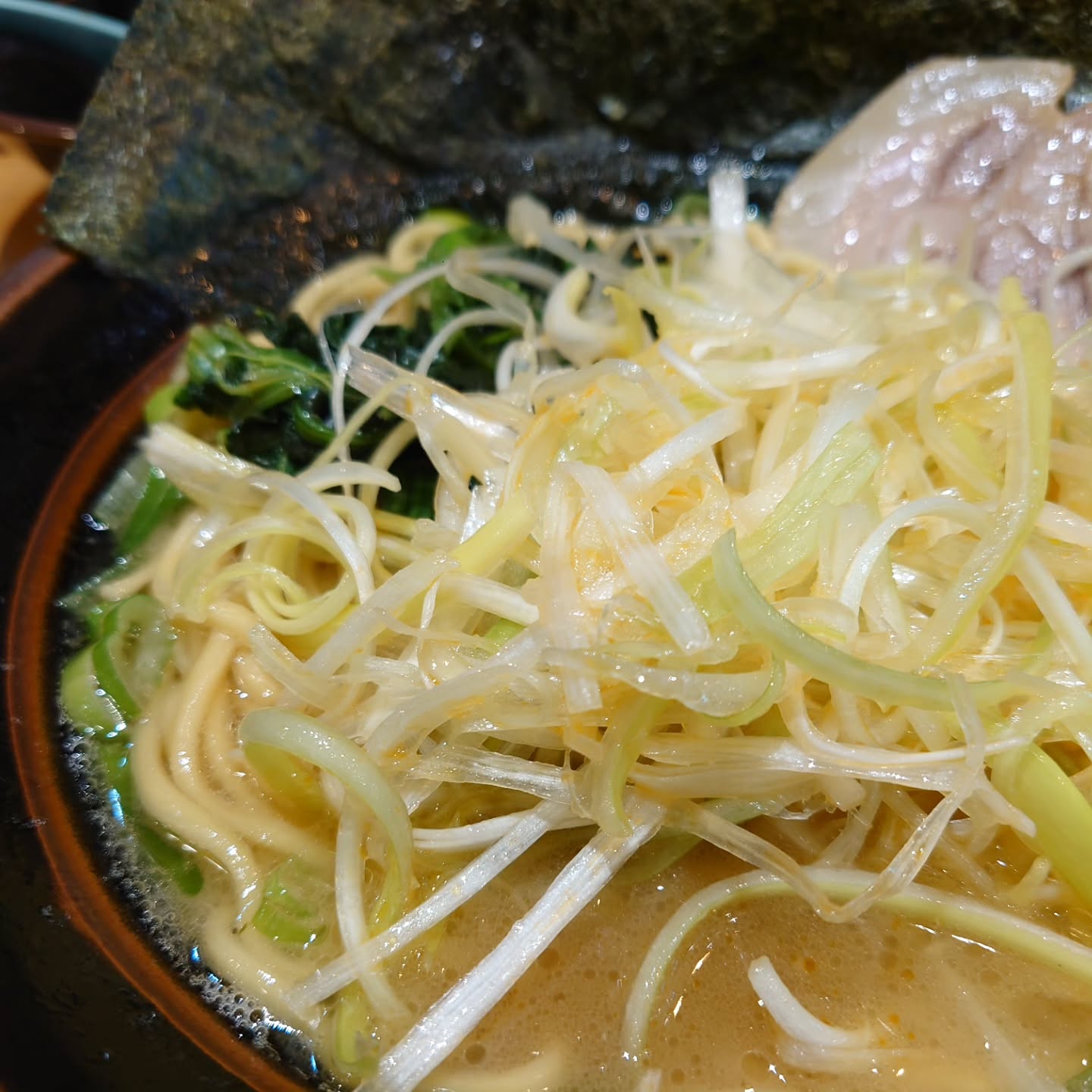 昼は家系ラーメン 夜は居酒屋の店