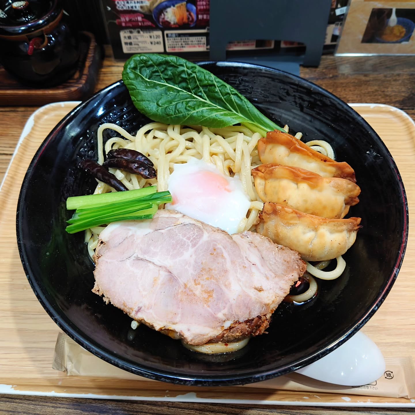 新宿で創業20年以上の絶品ラーメン店