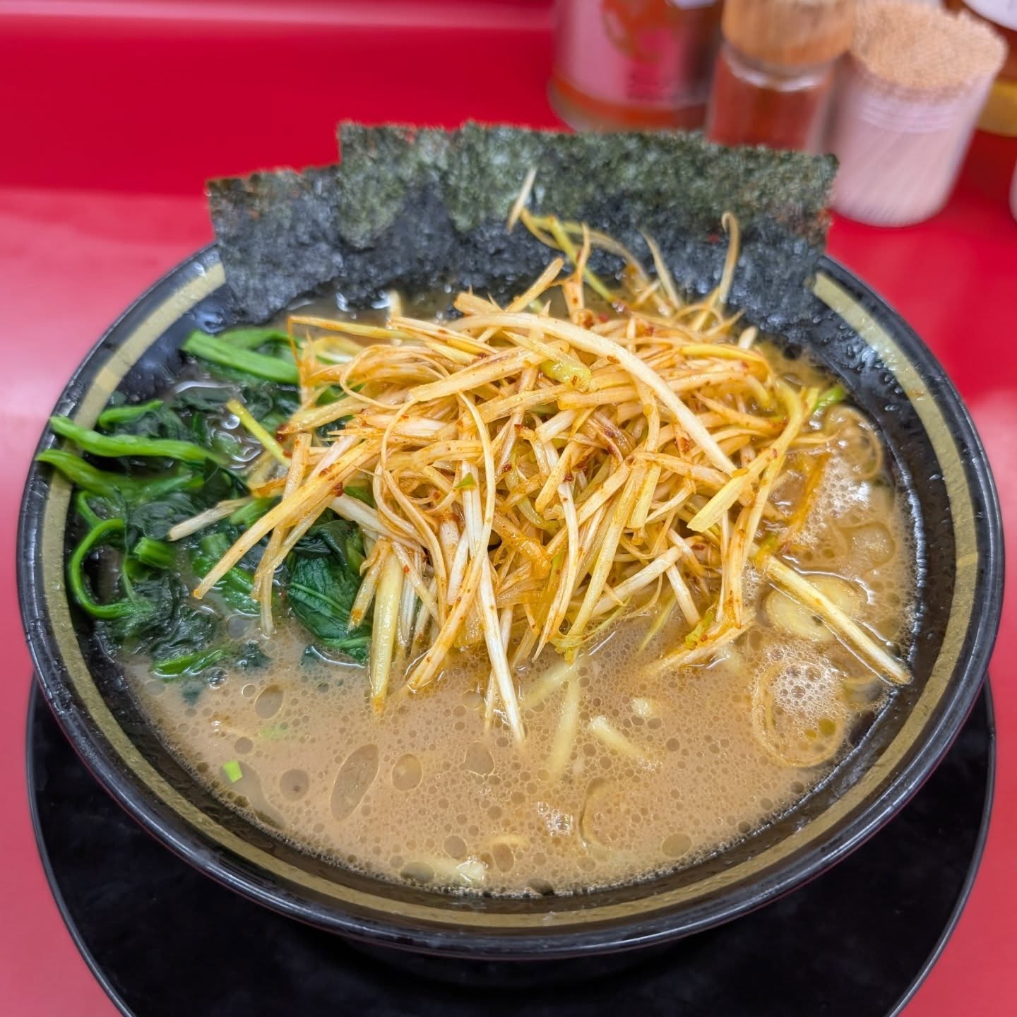 食べログ高評価の王道家グループ家系ラーメン店！