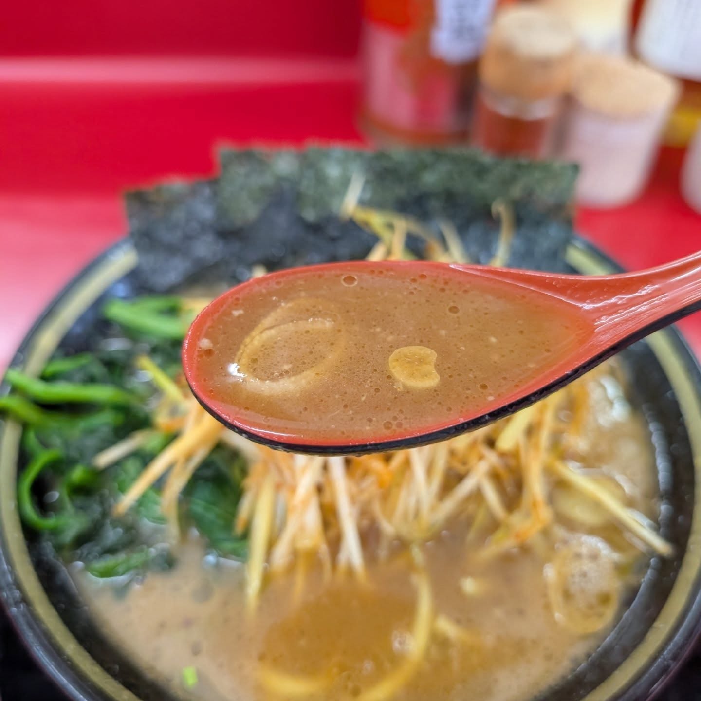 食べログ高評価の王道家グループ家系ラーメン店！