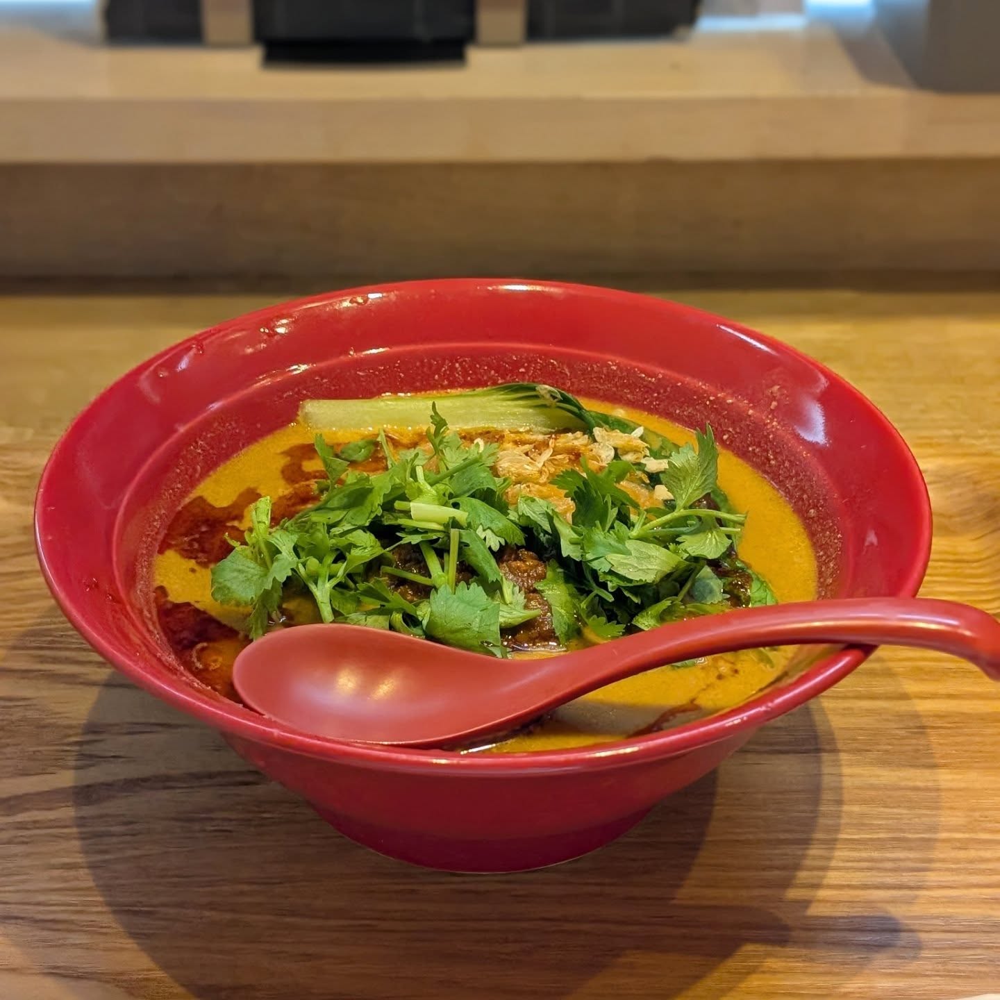 全国各地の味噌を使った担々麺専門店！