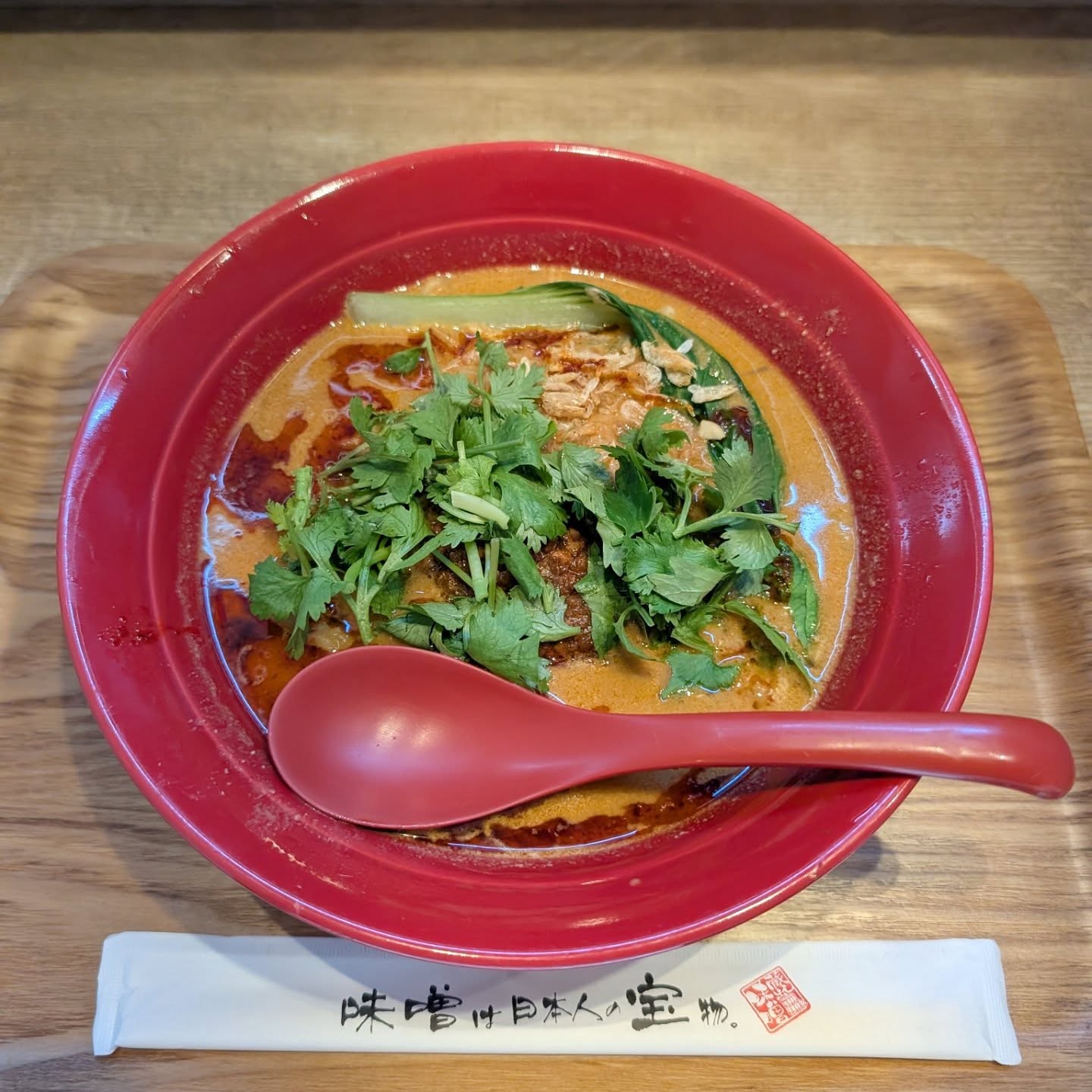 全国各地の味噌を使った担々麺専門店！