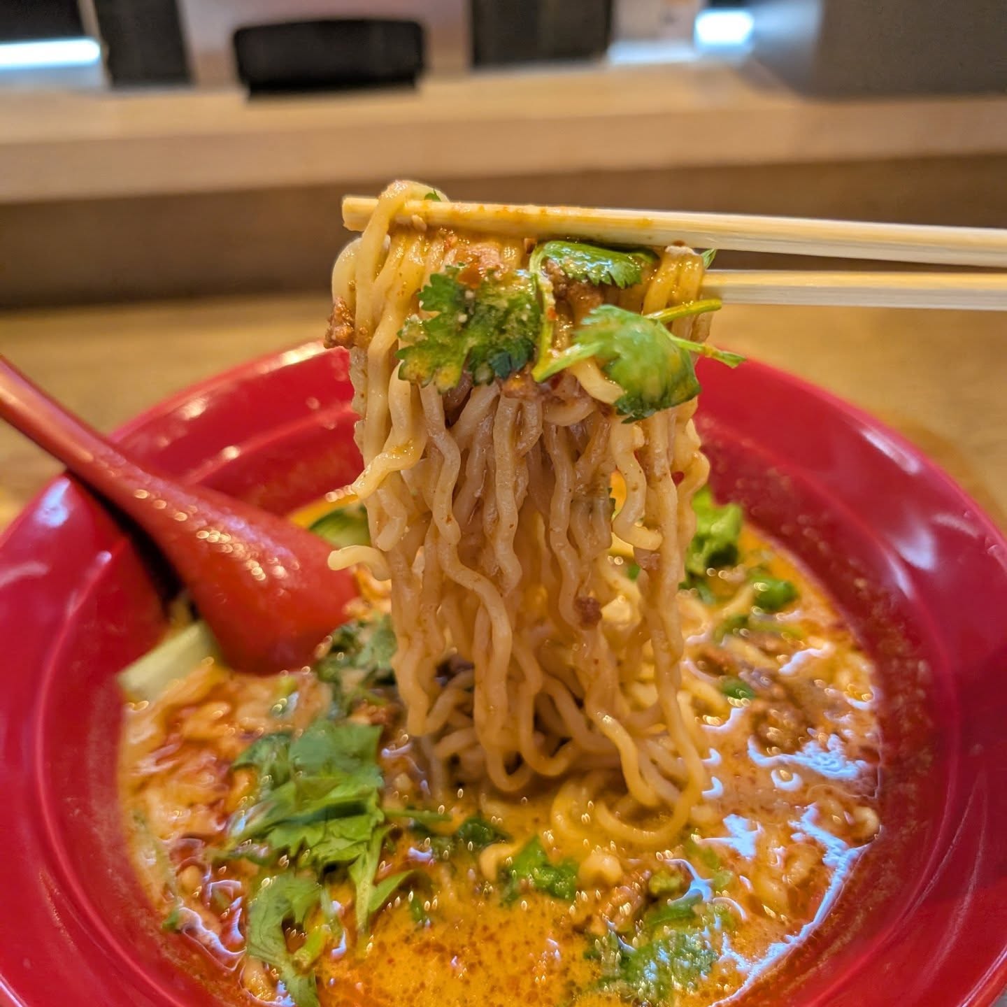 全国各地の味噌を使った担々麺専門店！