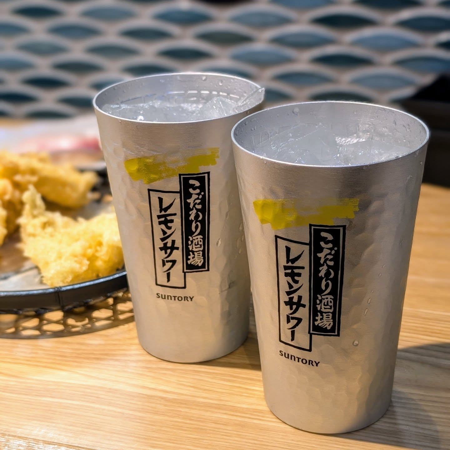 芸能人も訪れる寿司と天麩羅をリーズナブルに楽しめる店