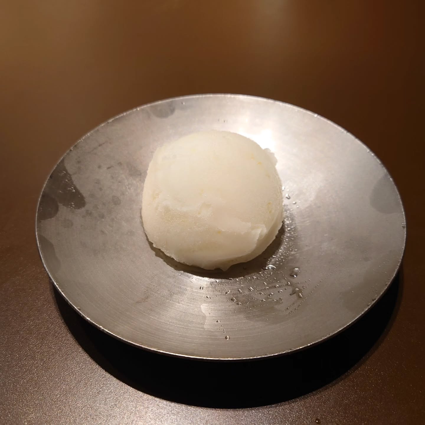 プロが焼いてくれる鉄板焼専門店