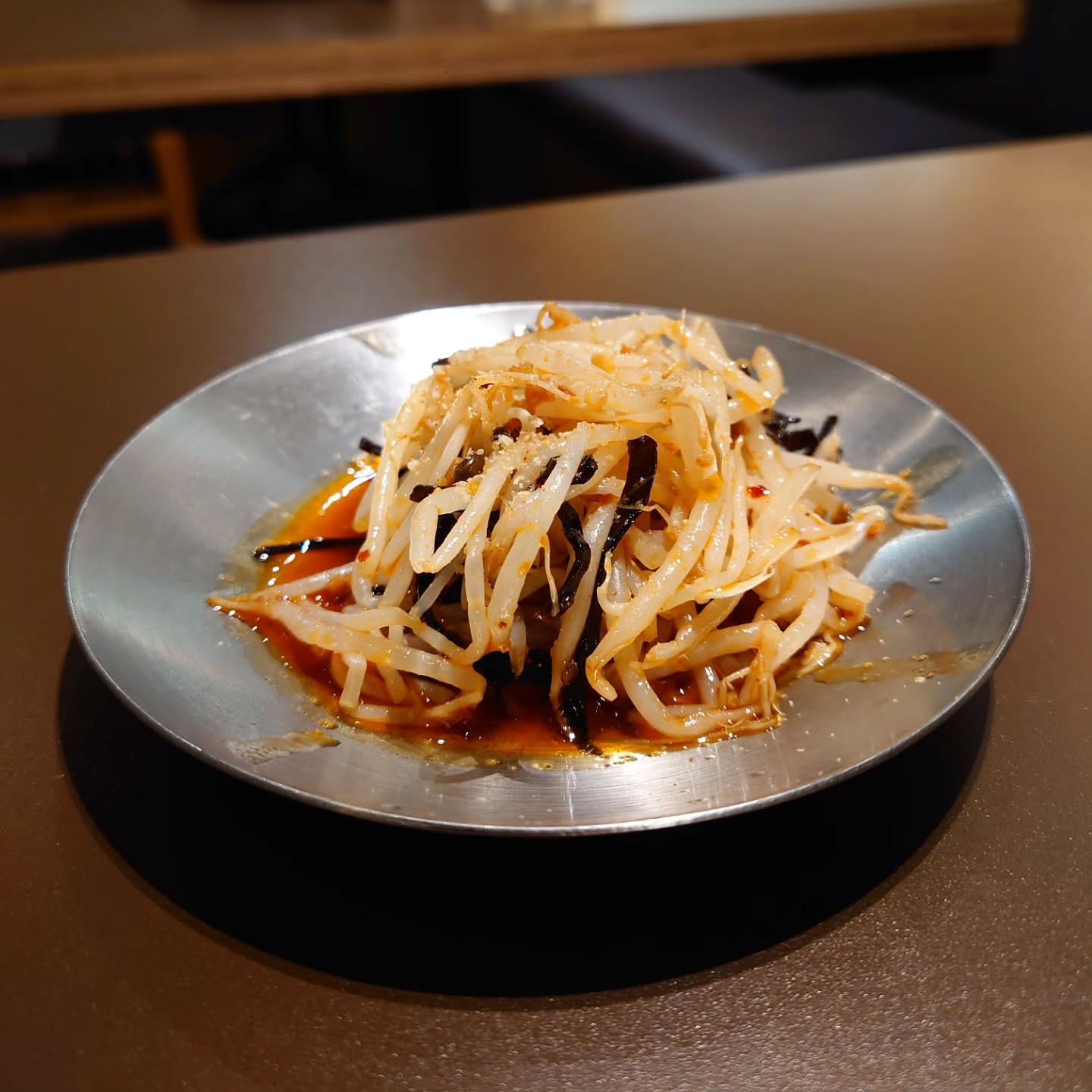 プロが焼いてくれる鉄板焼専門店