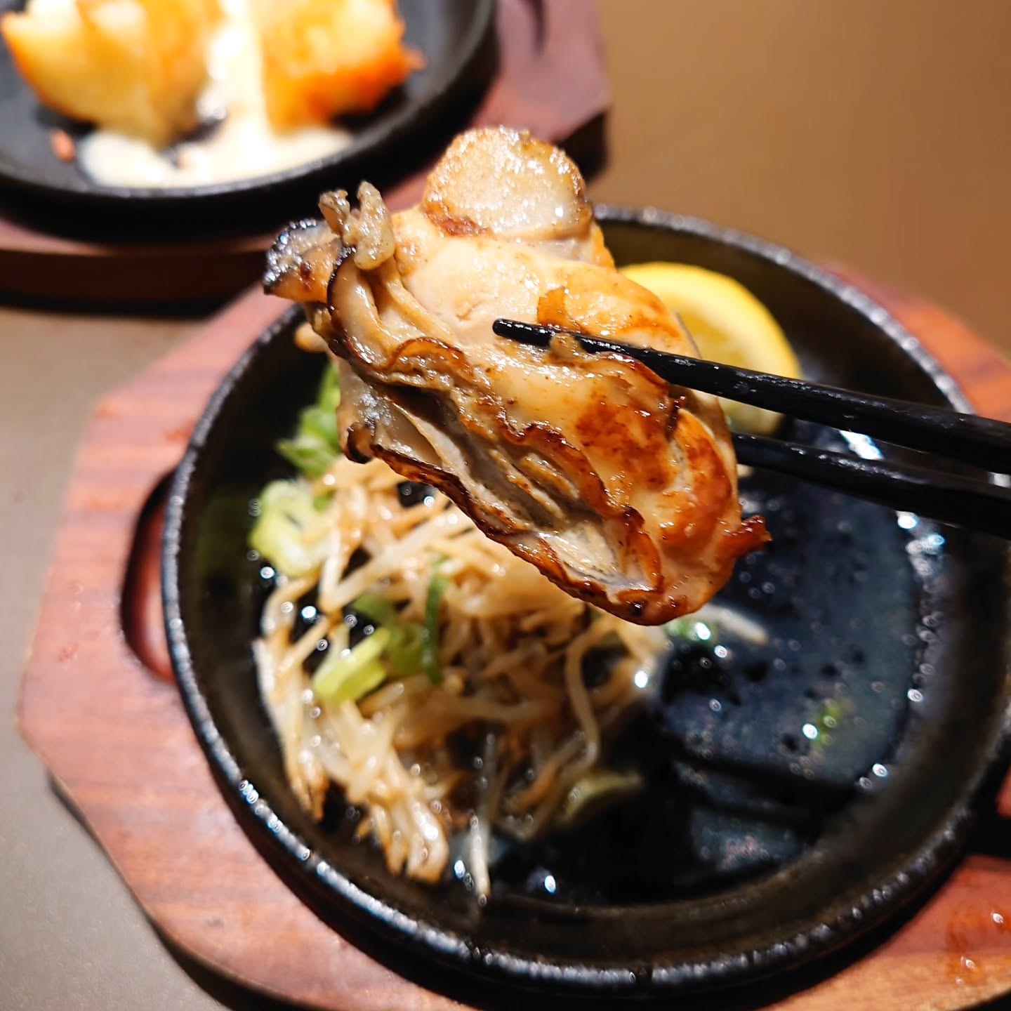 プロが焼いてくれる鉄板焼専門店