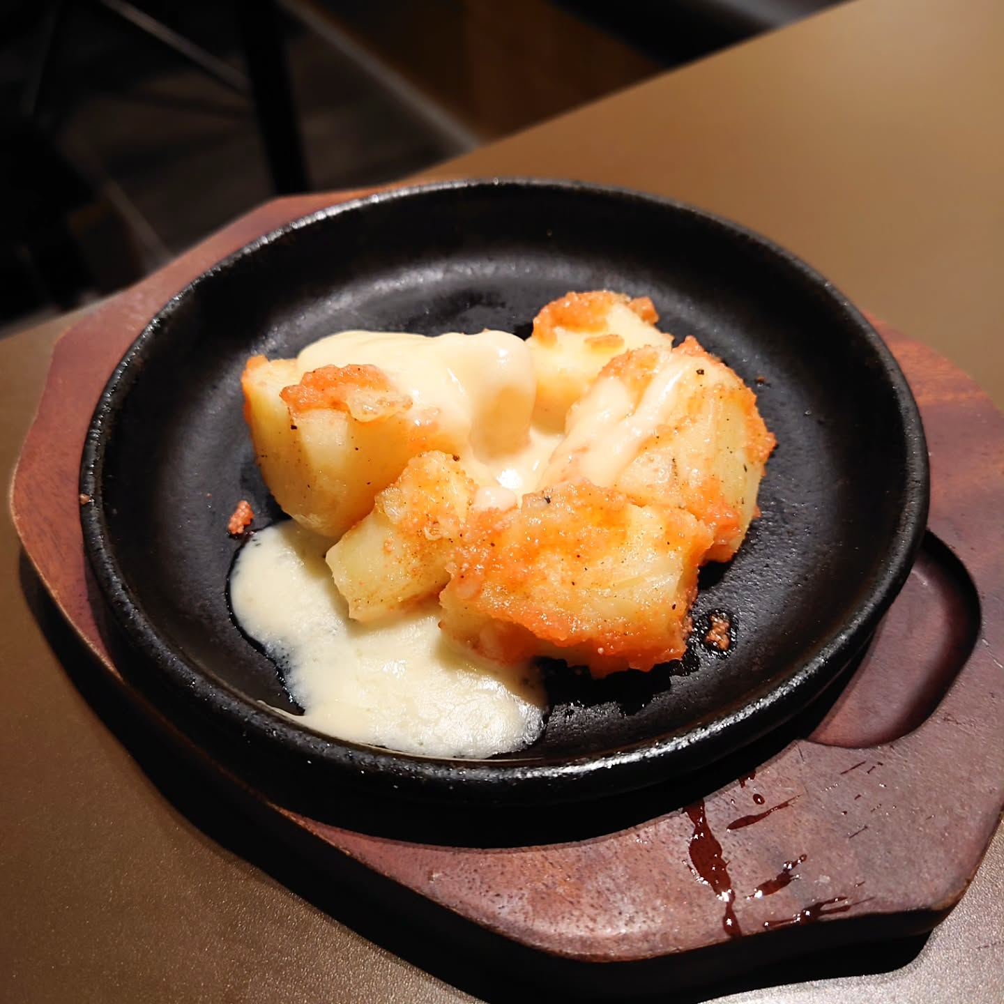 プロが焼いてくれる鉄板焼専門店