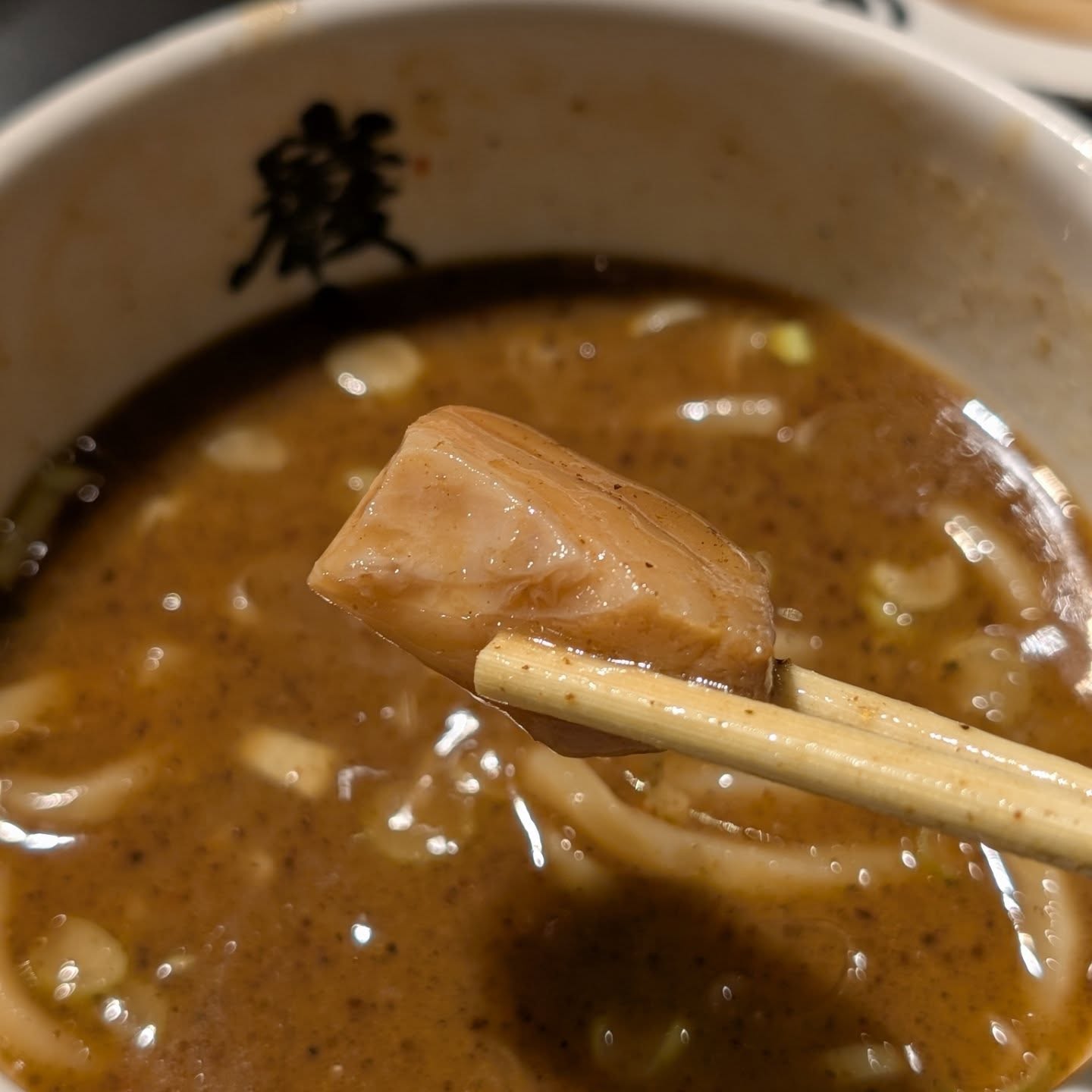 つけ麺の量がサイズ変更無料の超コスパ店！