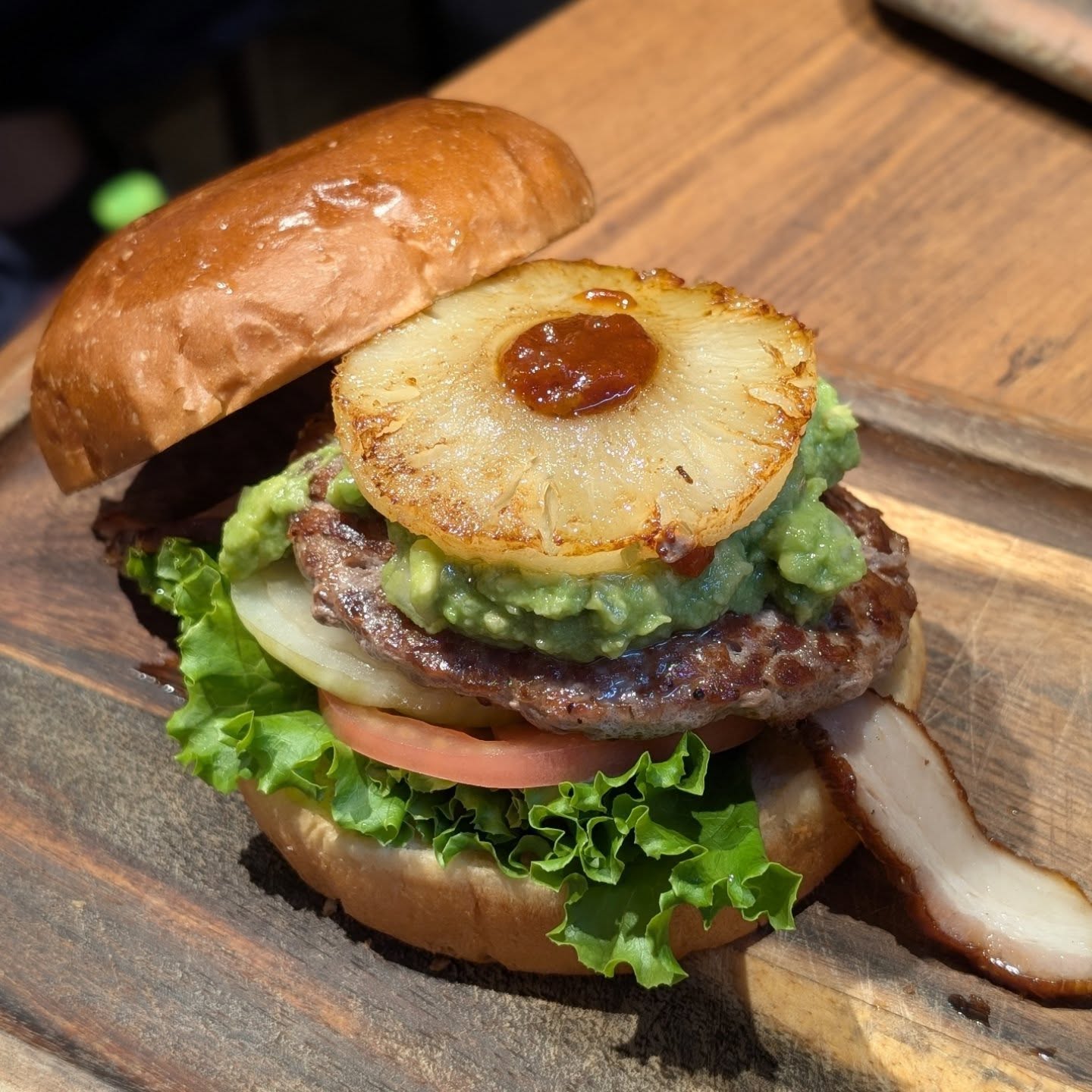 素材にこだわった絶品バーガーが食べられる店！