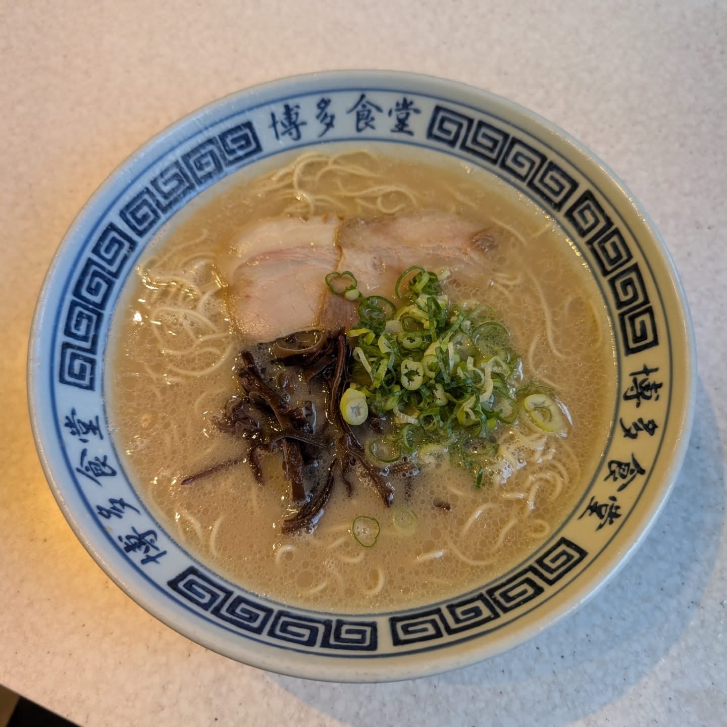 天然コラーゲン製法を使用した博多ラーメン店