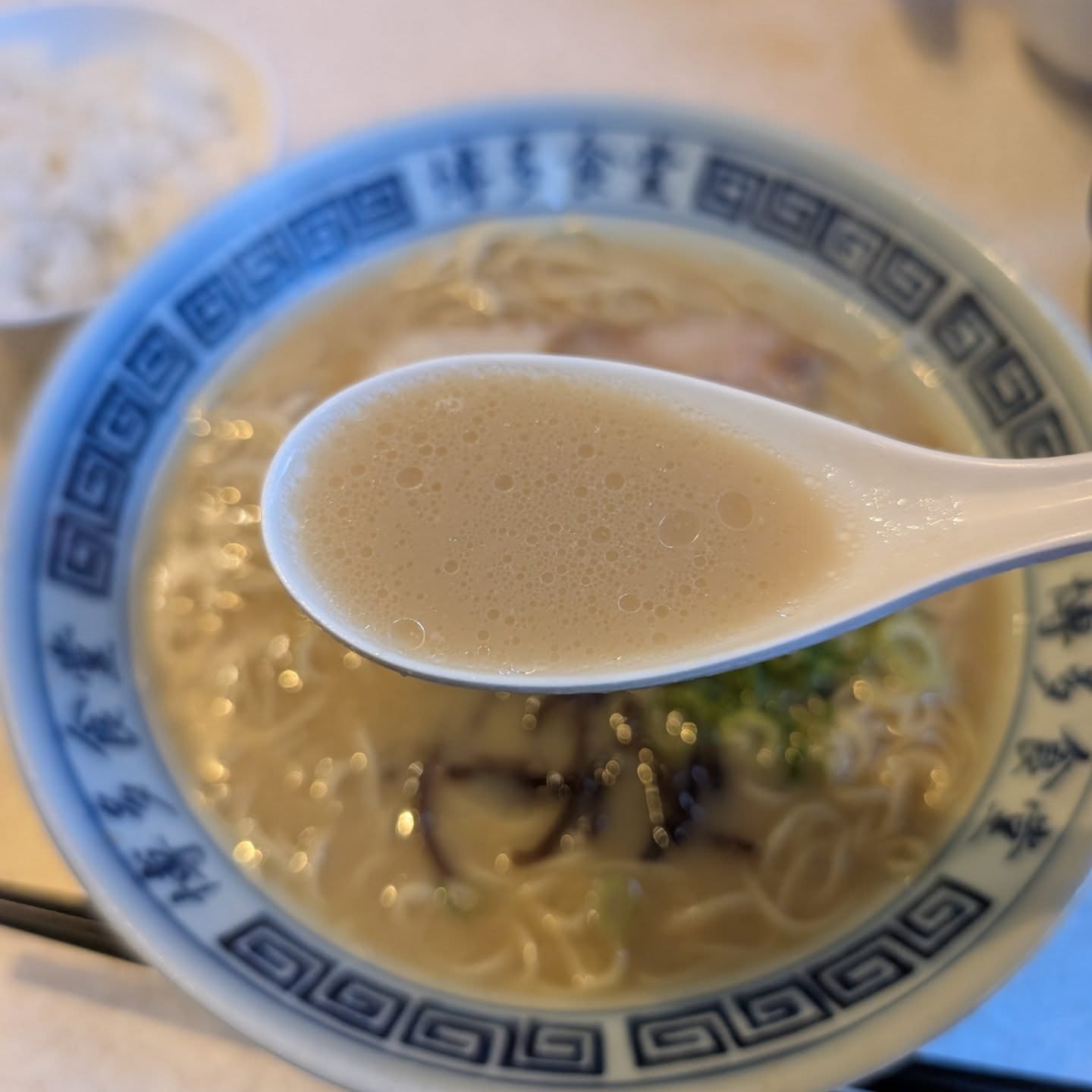 天然コラーゲン製法を使用した博多ラーメン店