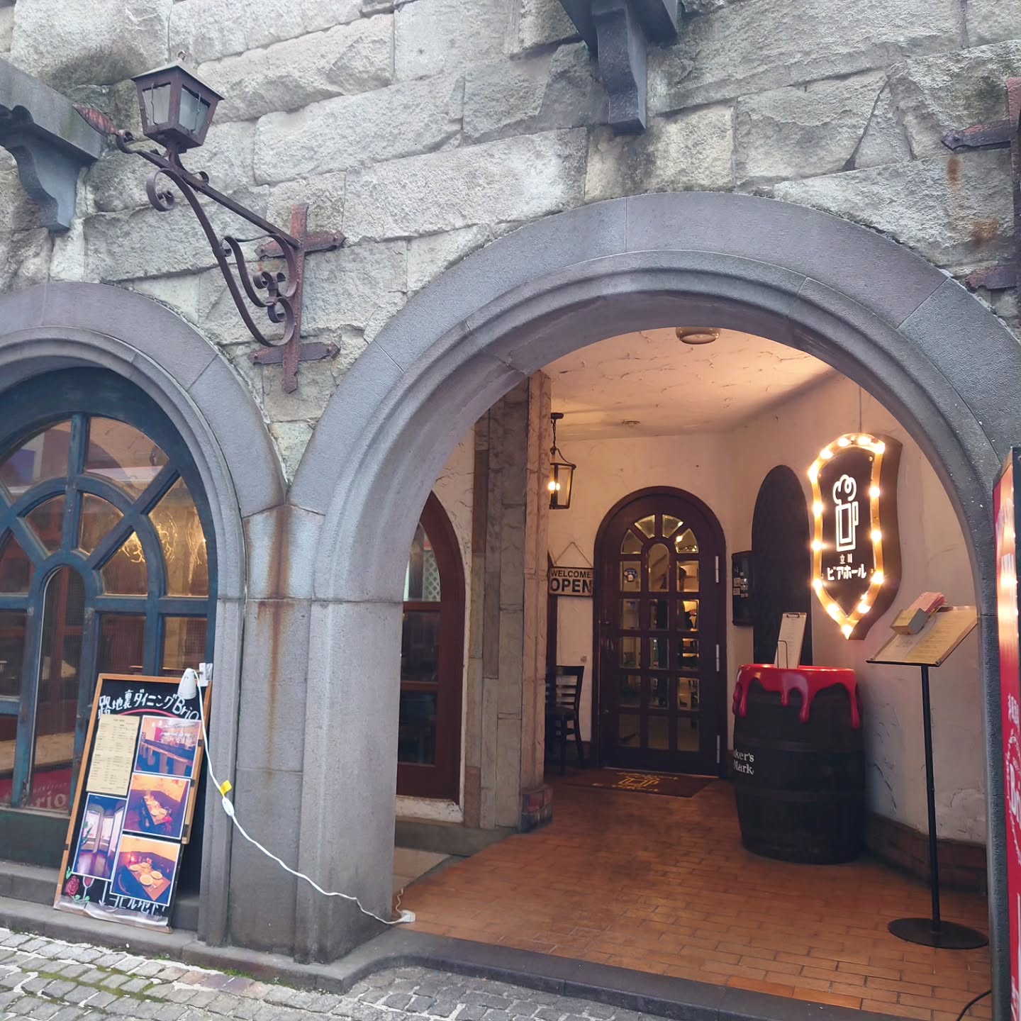 オシャレな内装で落ち着く雰囲気のビアホール