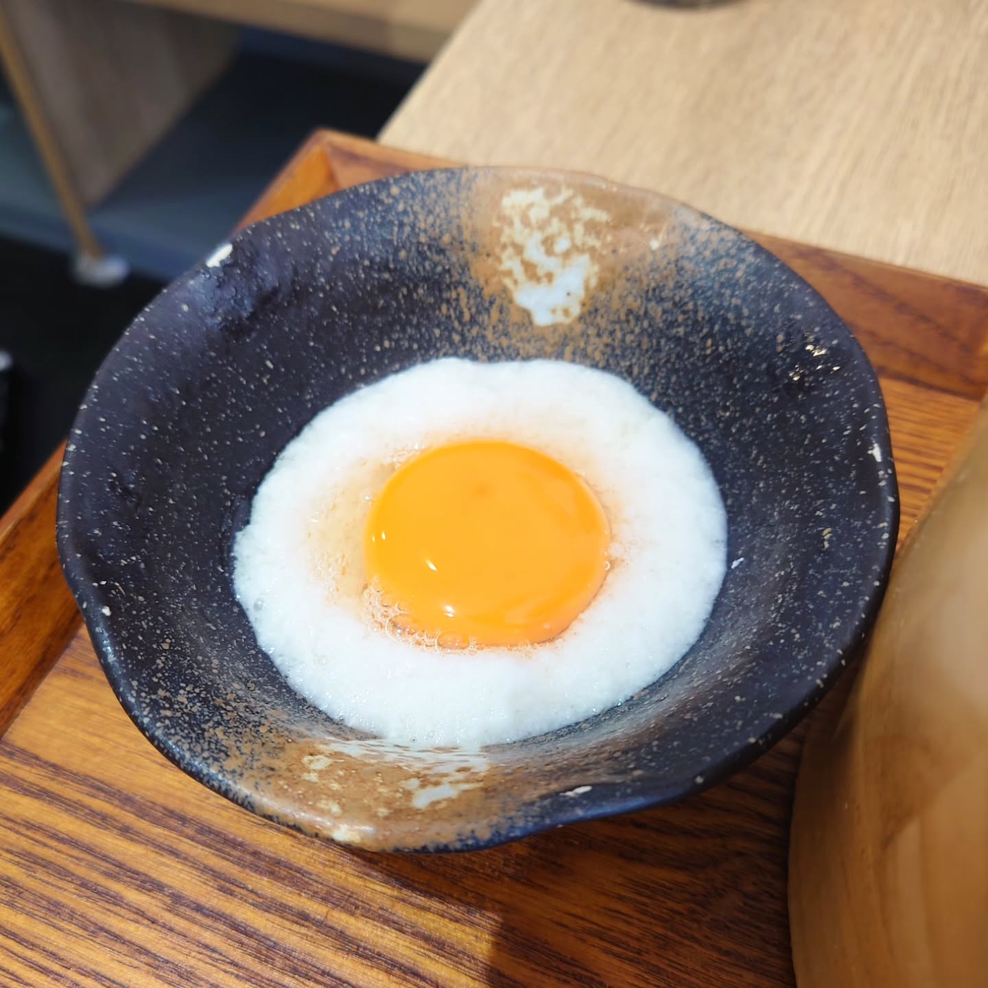 圧力鍋製法で独自もちもち食感のうどん店