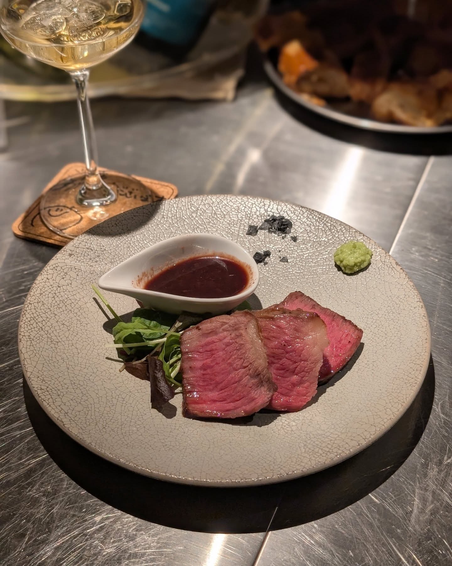 炭火焼き料理がおすすめ！大人の隠れ家的ビストロ